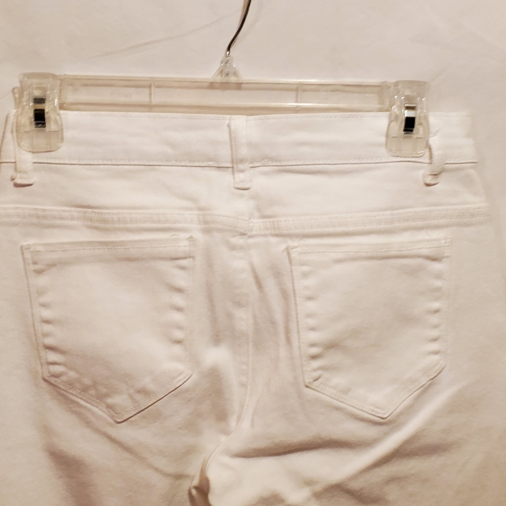 Venus White jean, with embroidery on it.  Size 2, beautiful. - Picture 8 of 10